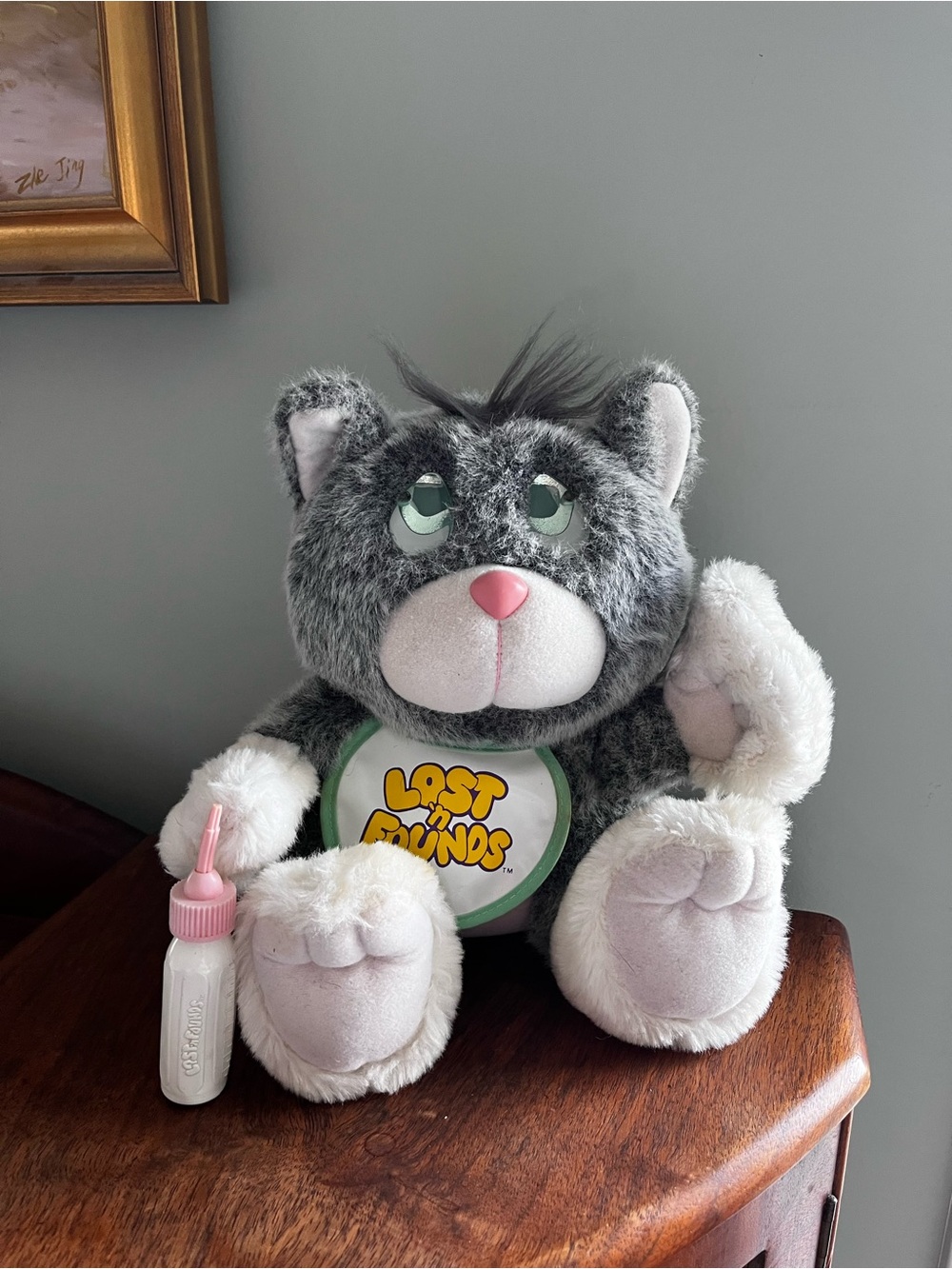 Vintage Galoob LOST ‘N and FOUNDS Plush Grey & White Cat Toy Big Eyes w bottle